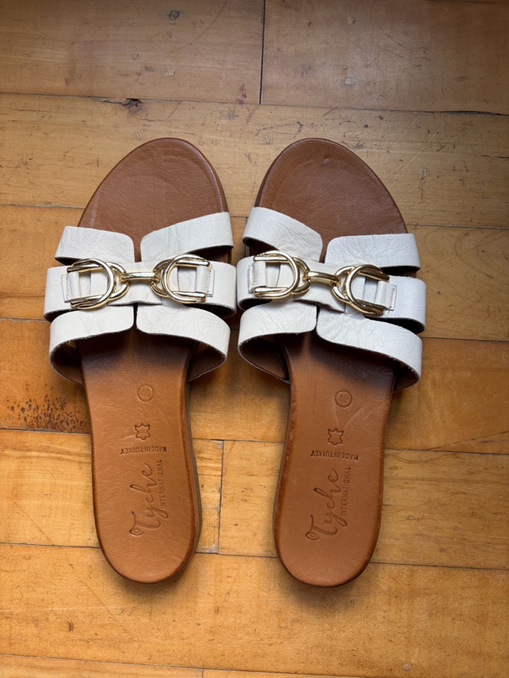 Tyla Slip-On White Leather Sandals with Gold Hardware Never Worn!